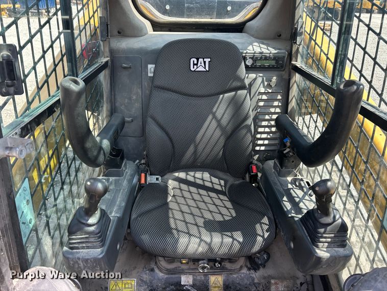 image for item FC2825 2023 Caterpillar 299D3 tracked skid steer loader