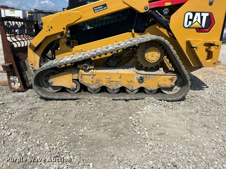 image for item FC2825 2023 Caterpillar 299D3 tracked skid steer loader