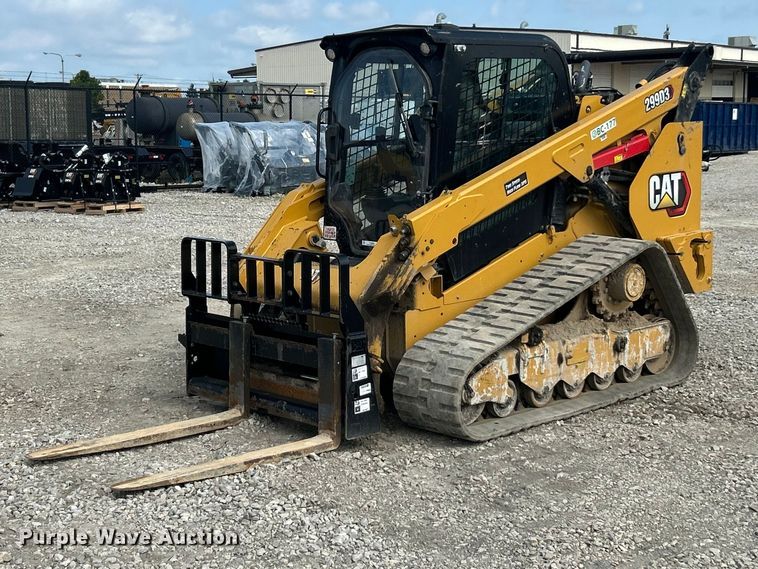 image for item FC2826 2023 Caterpillar 299D3 tracked skid steer loader
