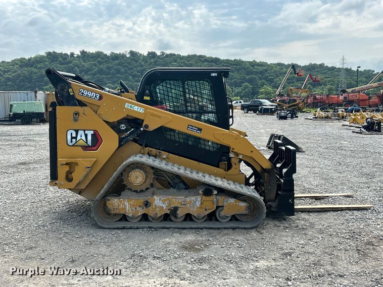 image for item FC2826 2023 Caterpillar 299D3 tracked skid steer loader