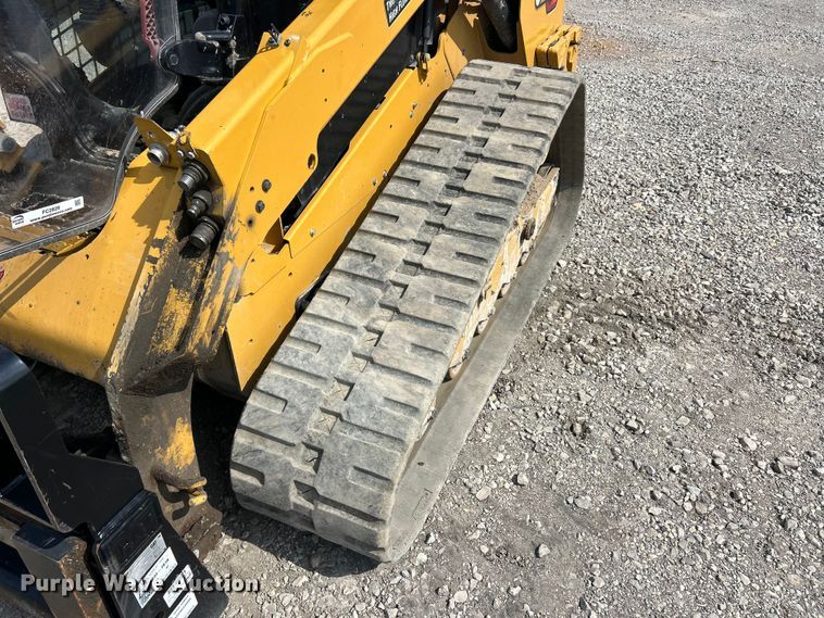 image for item FC2826 2023 Caterpillar 299D3 tracked skid steer loader