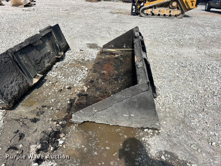 image for item FC2826 2023 Caterpillar 299D3 tracked skid steer loader