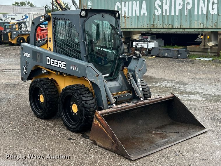 image for item FC2827 2012 John Deere 318D skid steer loader