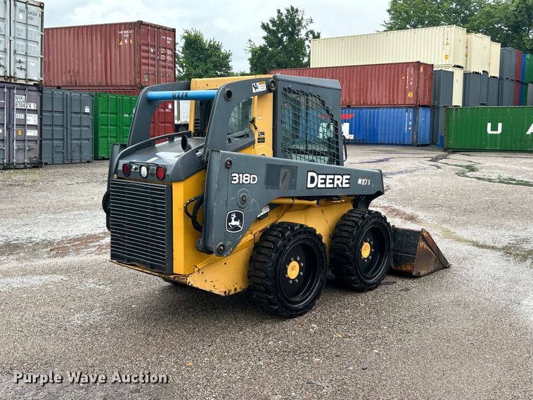 image for item FC2827 2012 John Deere 318D skid steer loader