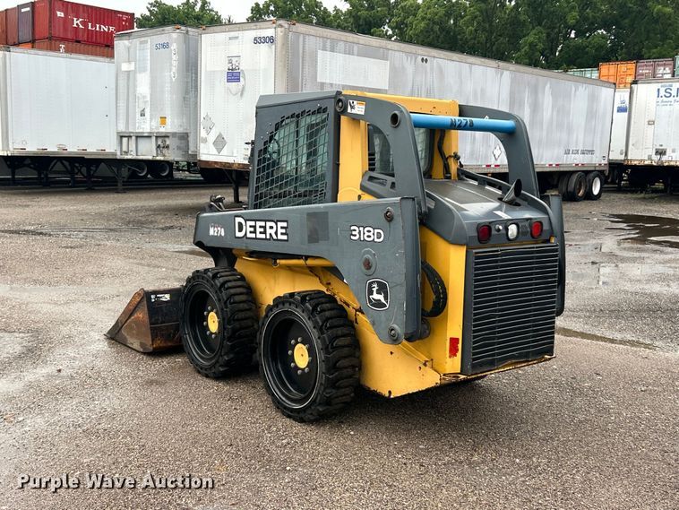 image for item FC2827 2012 John Deere 318D skid steer loader