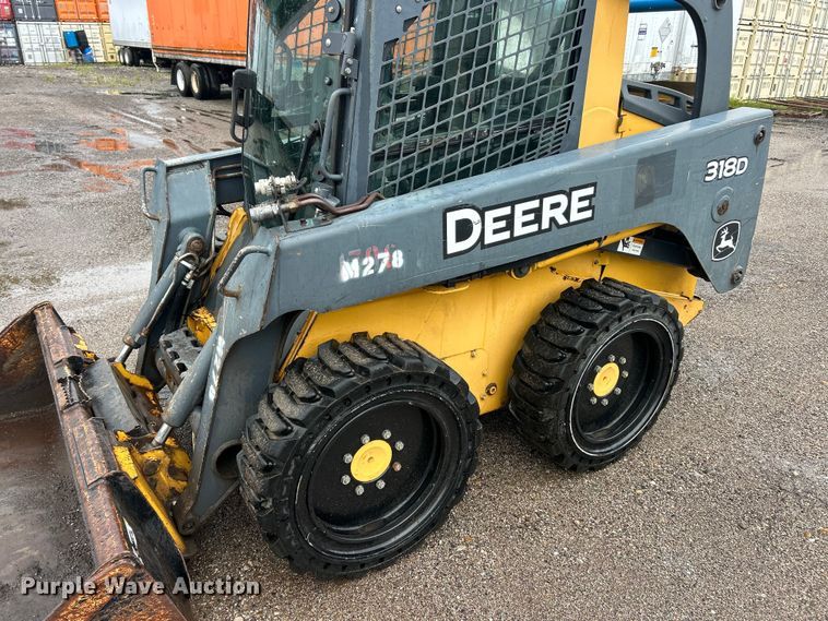 image for item FC2827 2012 John Deere 318D skid steer loader
