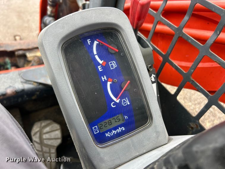 image for item FC2828 2014 Kubota SVL 75-2 tracked skid steer loader