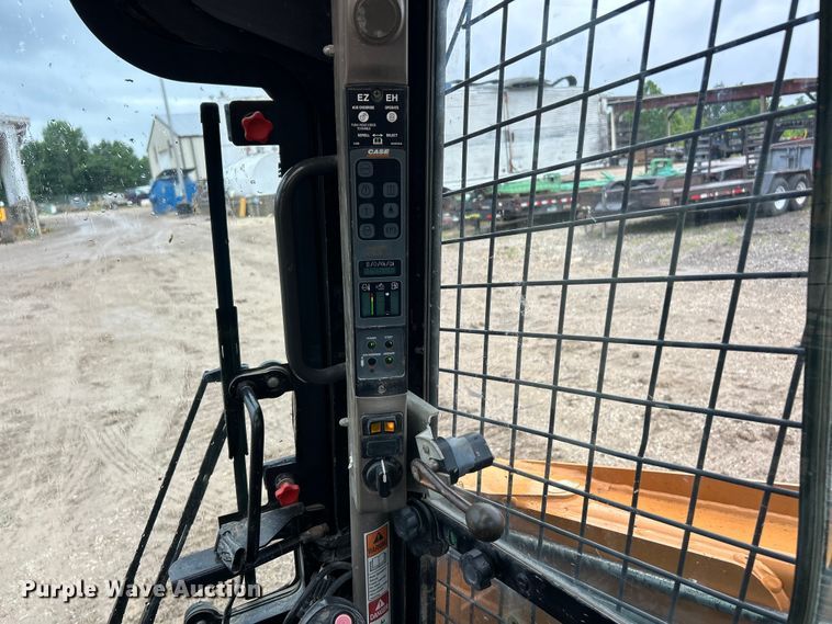 image for item FC2832 2015 Case SR270 skid steer loader