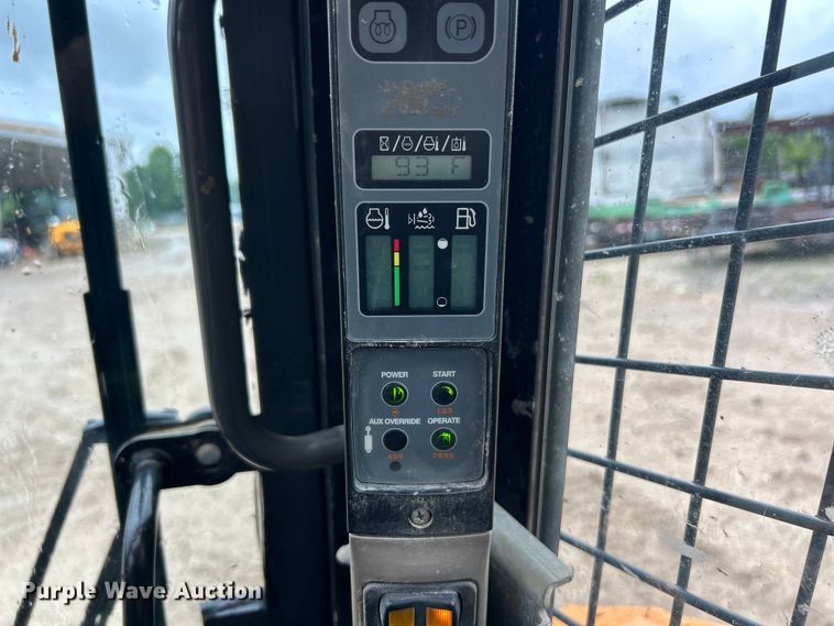 image for item FC2832 2015 Case SR270 skid steer loader