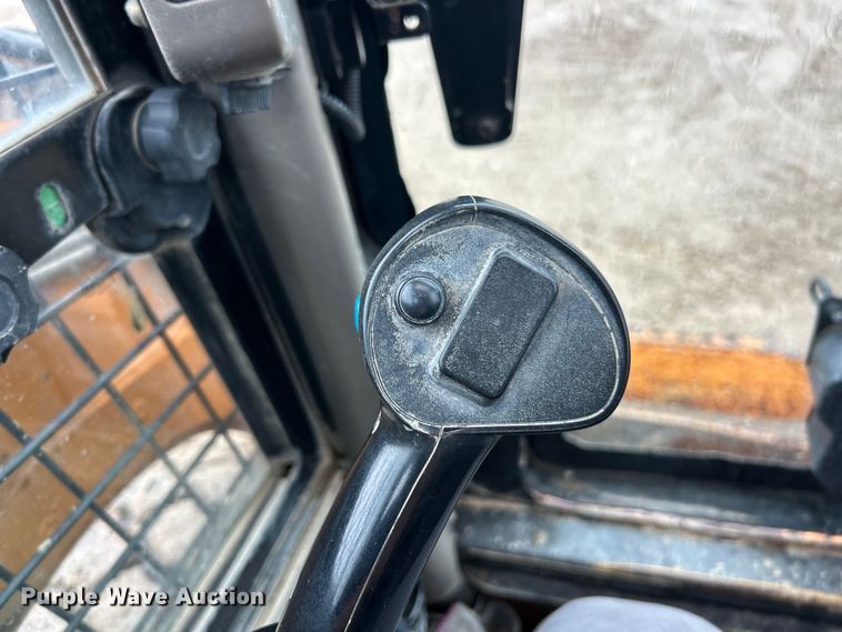 image for item FC2832 2015 Case SR270 skid steer loader