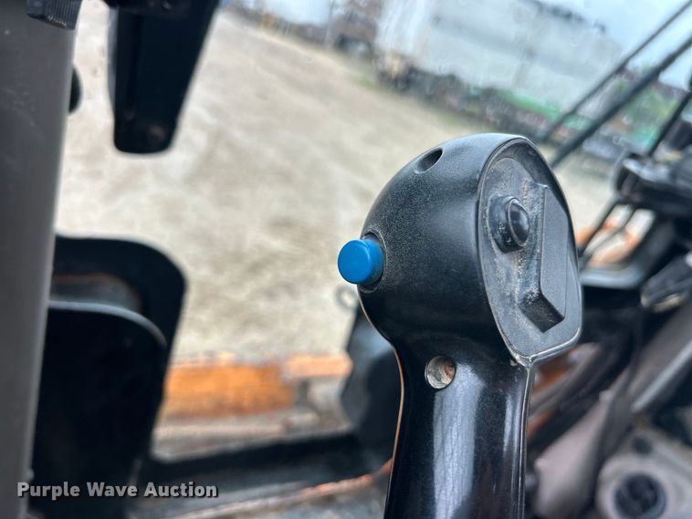 image for item FC2832 2015 Case SR270 skid steer loader