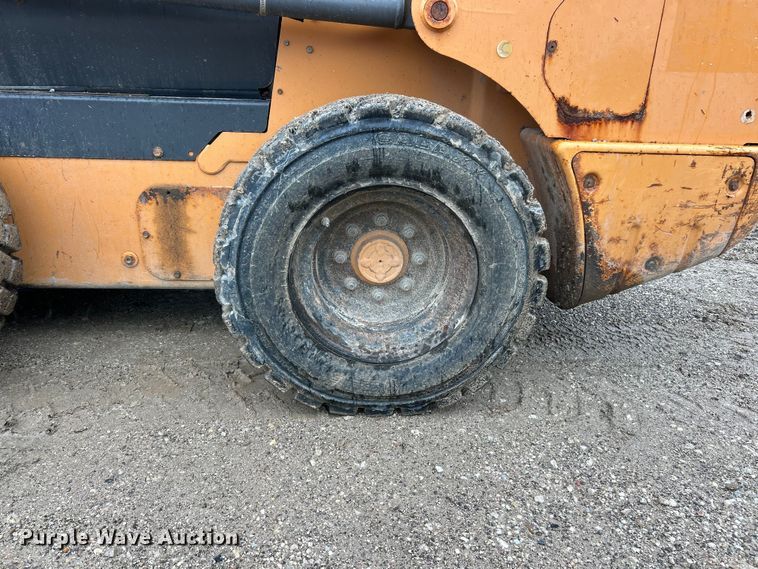 image for item FC2832 2015 Case SR270 skid steer loader