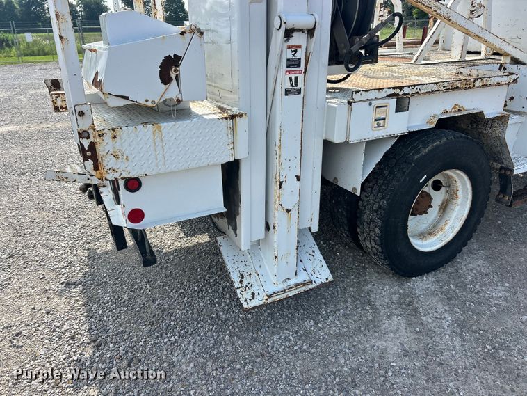 image for item FC2834 2012 International 4400 digger derrick truck