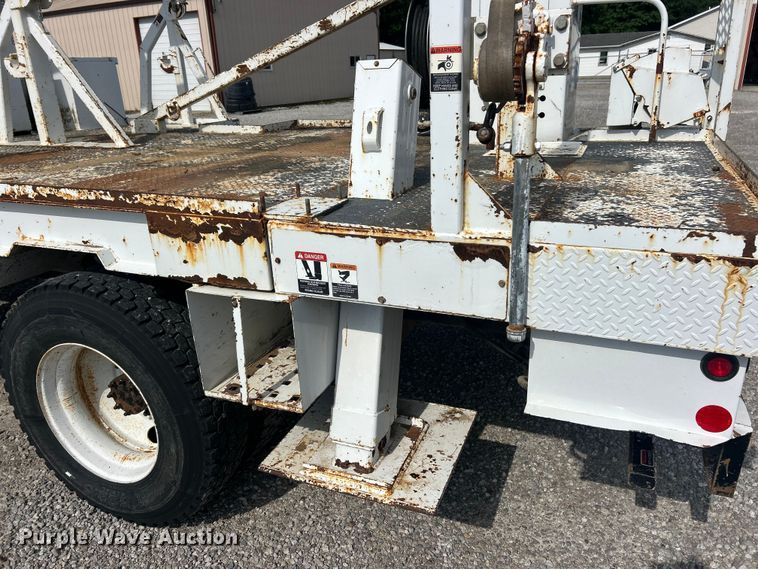 image for item FC2834 2012 International 4400 digger derrick truck