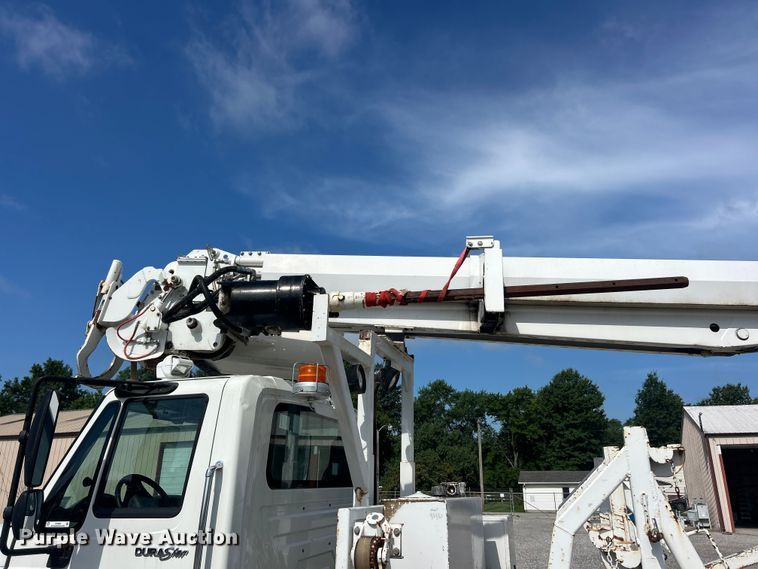 image for item FC2834 2012 International 4400 digger derrick truck