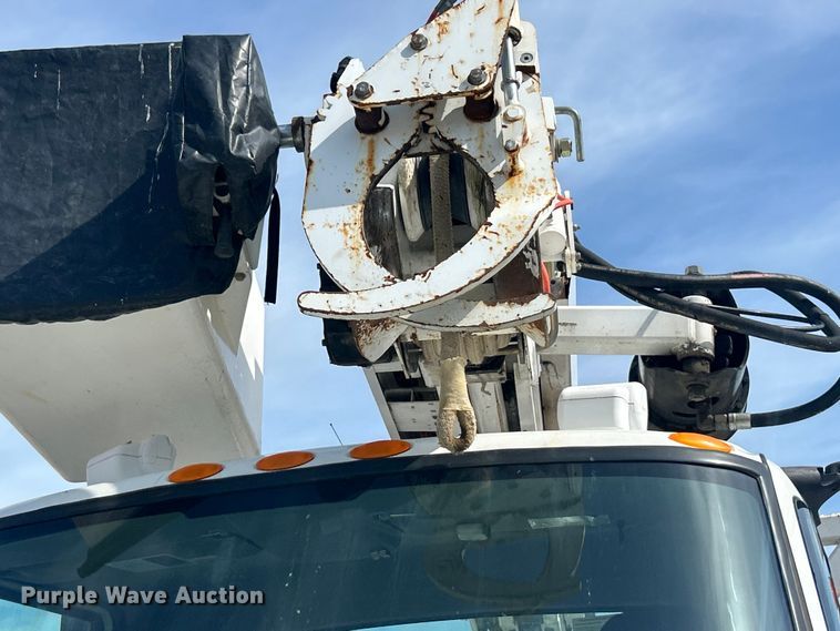 image for item FC2834 2012 International 4400 digger derrick truck