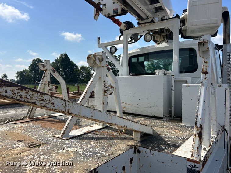image for item FC2834 2012 International 4400 digger derrick truck