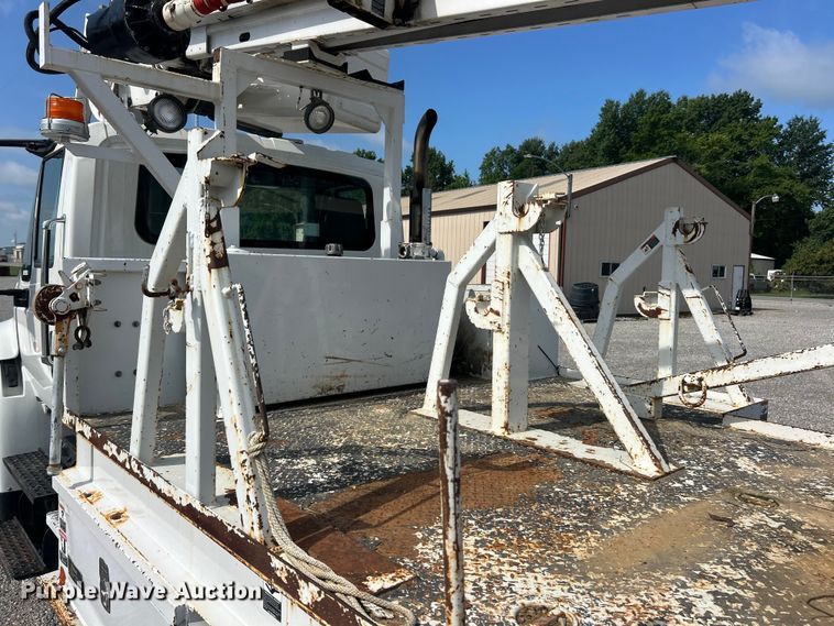 image for item FC2834 2012 International 4400 digger derrick truck
