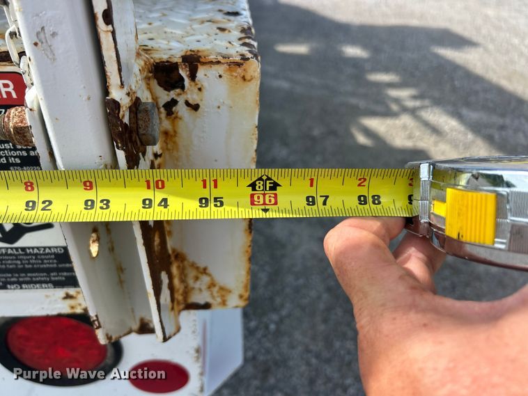 image for item FC2834 2012 International 4400 digger derrick truck