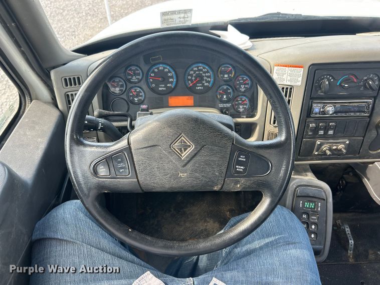 image for item FC2834 2012 International 4400 digger derrick truck