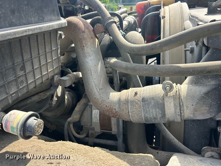 image for item FC2834 2012 International 4400 digger derrick truck