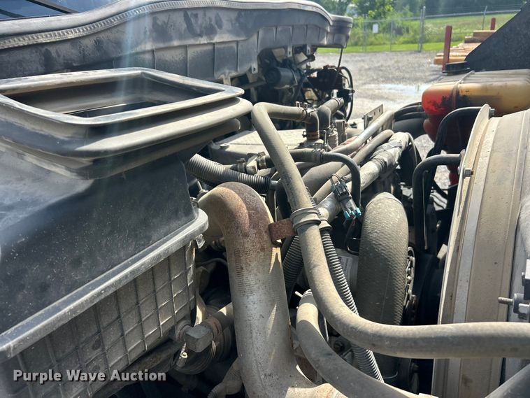 image for item FC2834 2012 International 4400 digger derrick truck