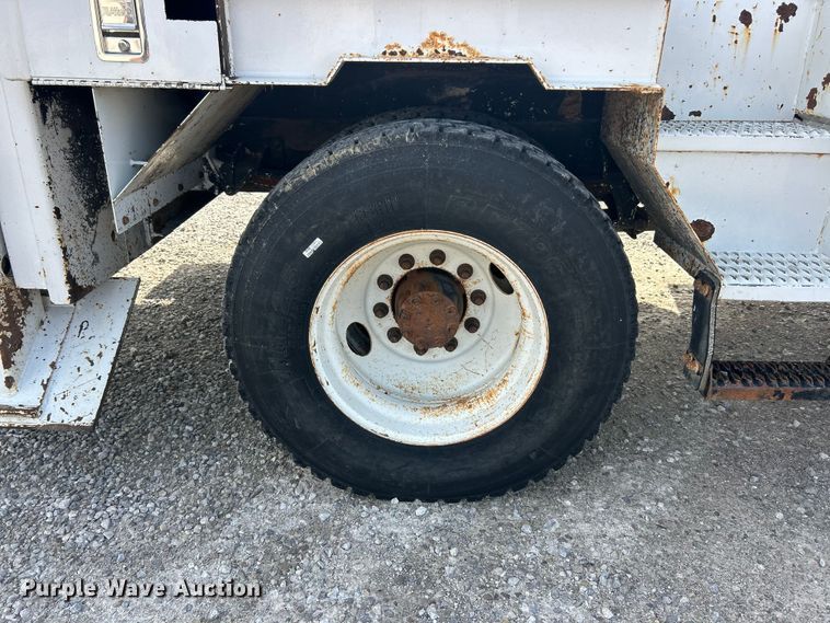 image for item FC2834 2012 International 4400 digger derrick truck