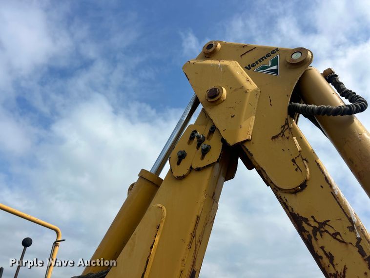 image for item FC2852 2006 Vermeer RT950 cable plow