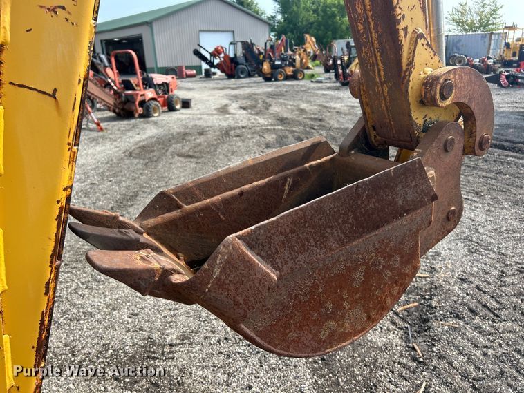 image for item FC2852 2006 Vermeer RT950 cable plow