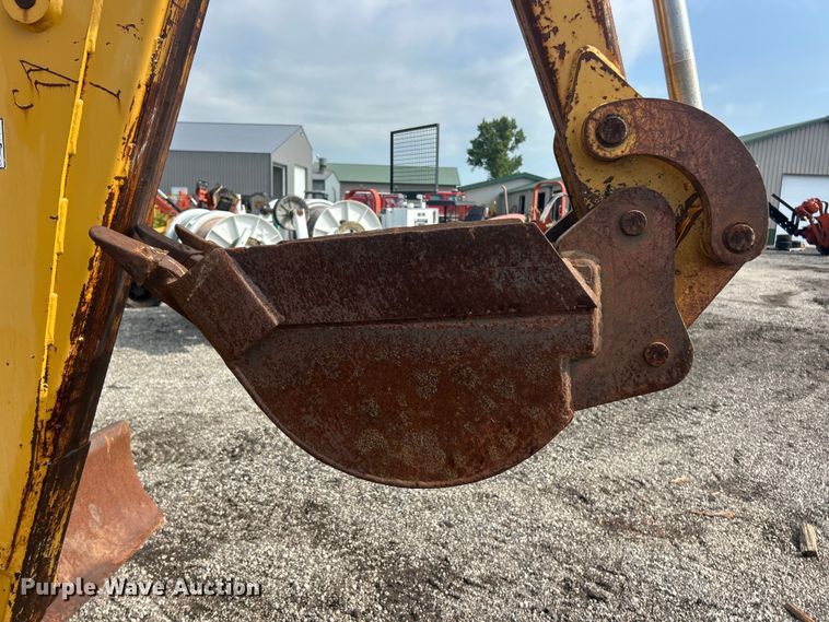 image for item FC2852 2006 Vermeer RT950 cable plow