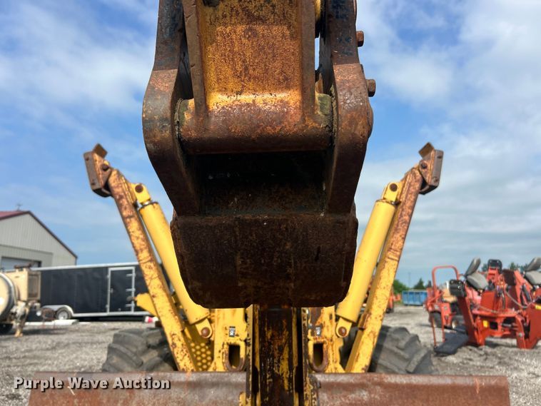 image for item FC2852 2006 Vermeer RT950 cable plow