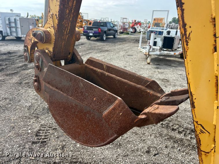 image for item FC2852 2006 Vermeer RT950 cable plow