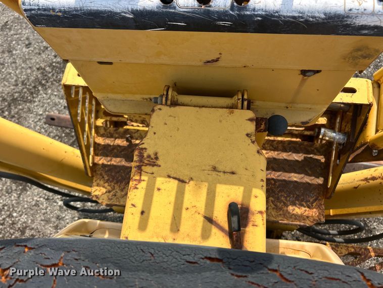 image for item FC2852 2006 Vermeer RT950 cable plow