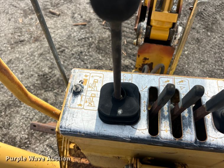 image for item FC2852 2006 Vermeer RT950 cable plow