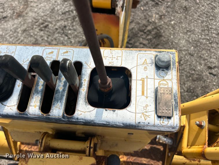 image for item FC2852 2006 Vermeer RT950 cable plow