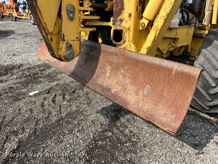 image for item FC2852 2006 Vermeer RT950 cable plow