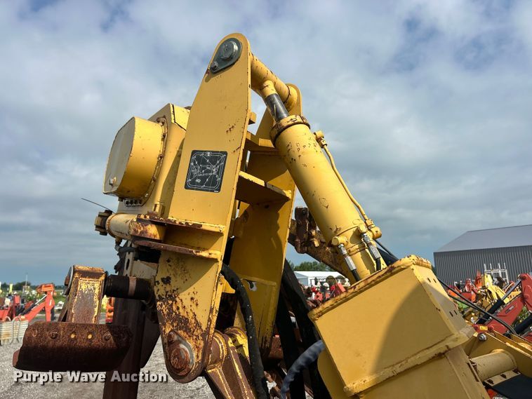 image for item FC2852 2006 Vermeer RT950 cable plow