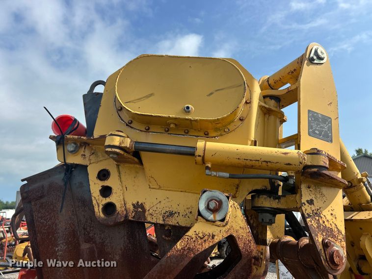 image for item FC2852 2006 Vermeer RT950 cable plow