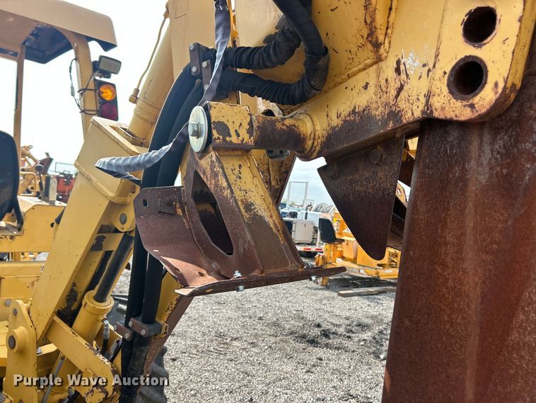 image for item FC2852 2006 Vermeer RT950 cable plow
