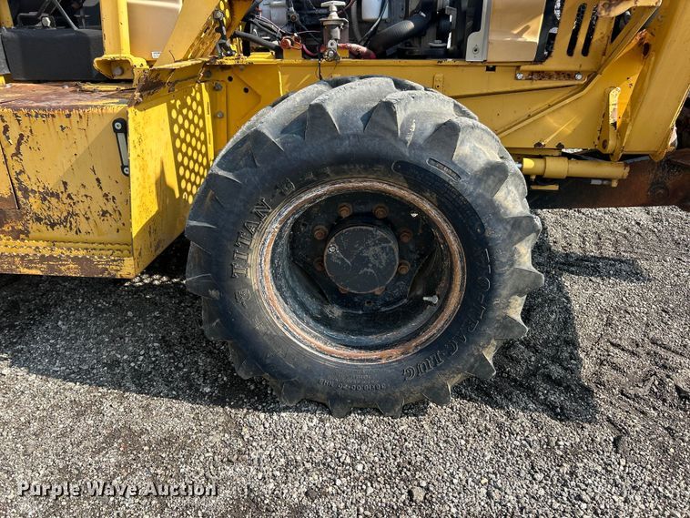 image for item FC2852 2006 Vermeer RT950 cable plow