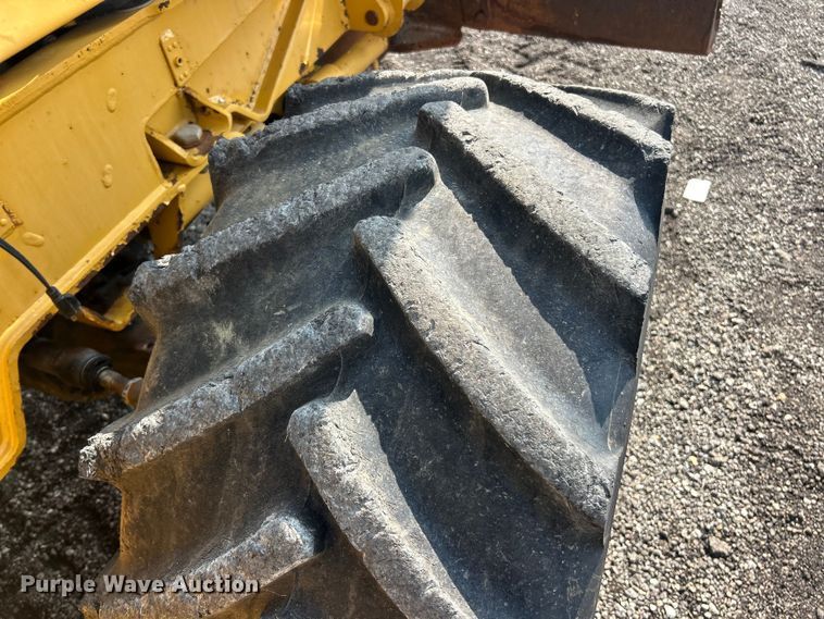 image for item FC2852 2006 Vermeer RT950 cable plow