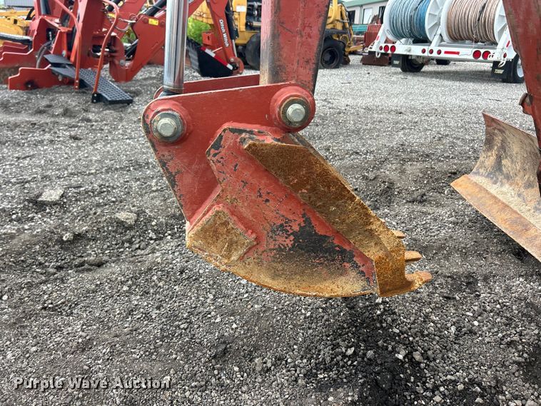 image for item FC2854 2004 Ditch Witch RT40 trencher