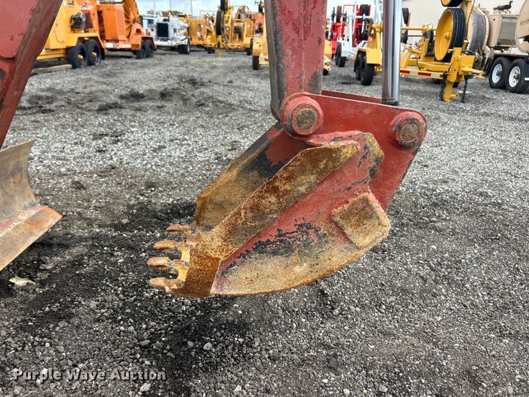 image for item FC2854 2004 Ditch Witch RT40 trencher