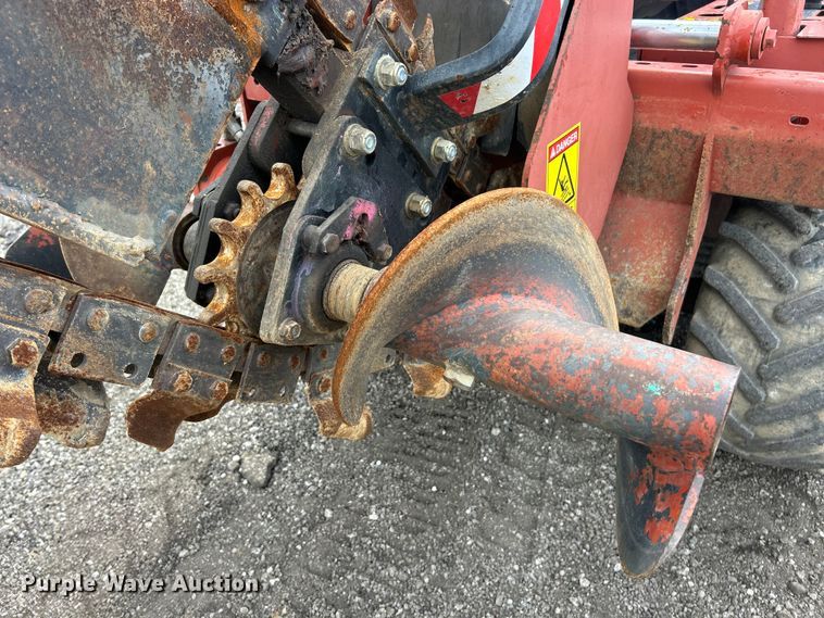 image for item FC2854 2004 Ditch Witch RT40 trencher
