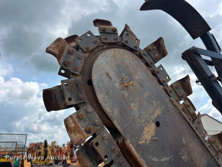 image for item FC2854 2004 Ditch Witch RT40 trencher