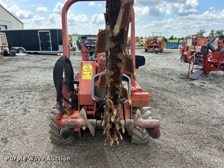 image for item FC2854 2004 Ditch Witch RT40 trencher