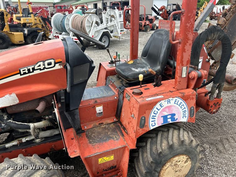 image for item FC2854 2004 Ditch Witch RT40 trencher
