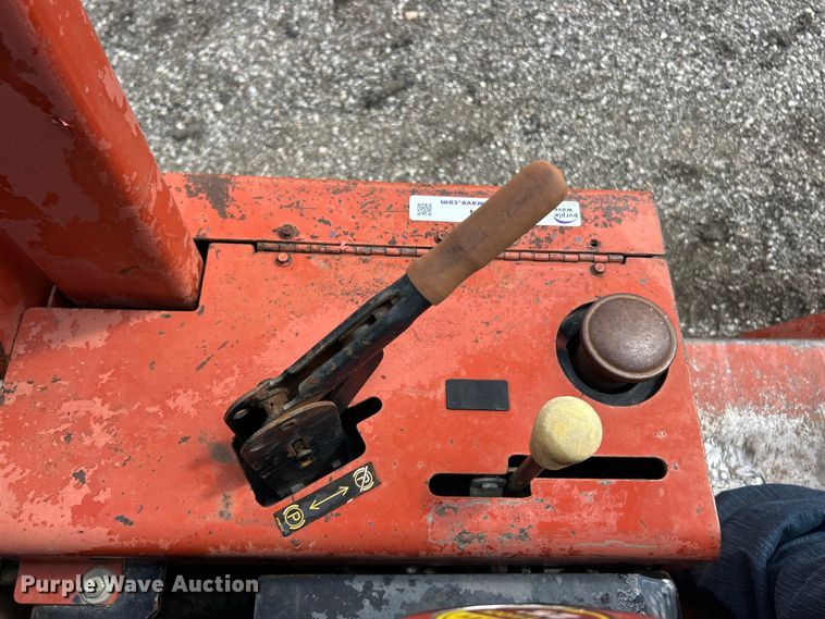 image for item FC2854 2004 Ditch Witch RT40 trencher
