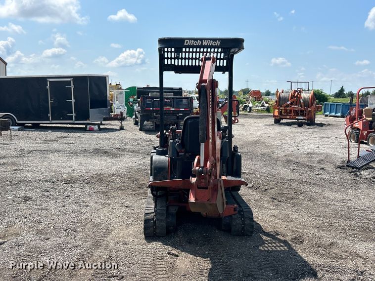 image for item FC2856 2004 Ditch Witch XT850 mini excavator / tool carrier