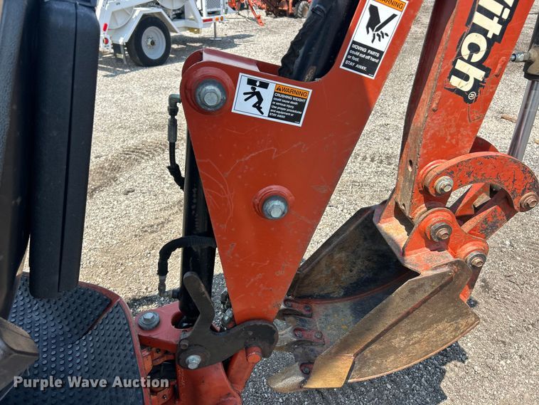 image for item FC2856 2004 Ditch Witch XT850 mini excavator / tool carrier